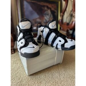 Nike Black and White Athletic Shoes